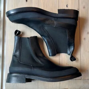 Frame Denim Women’s Le Holland Leather &amp; Rubber Chelsea Boot in Black size 9.5