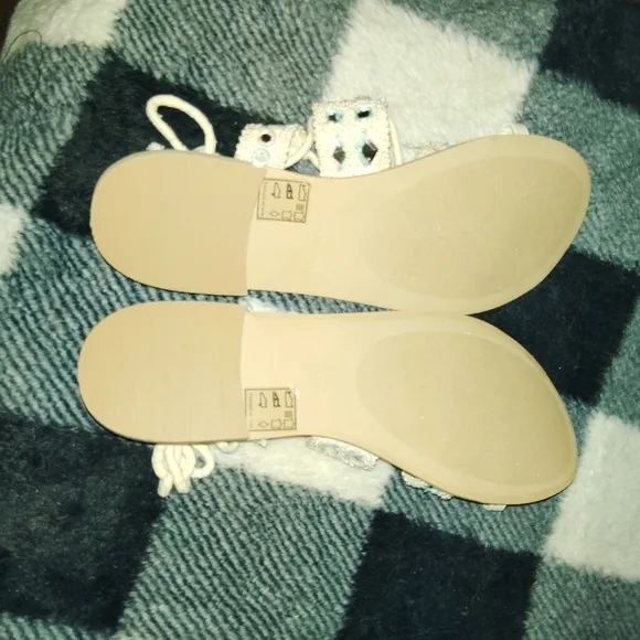 FREE PEOPLE Beige Crochet Lace Up Sandals - 9.5