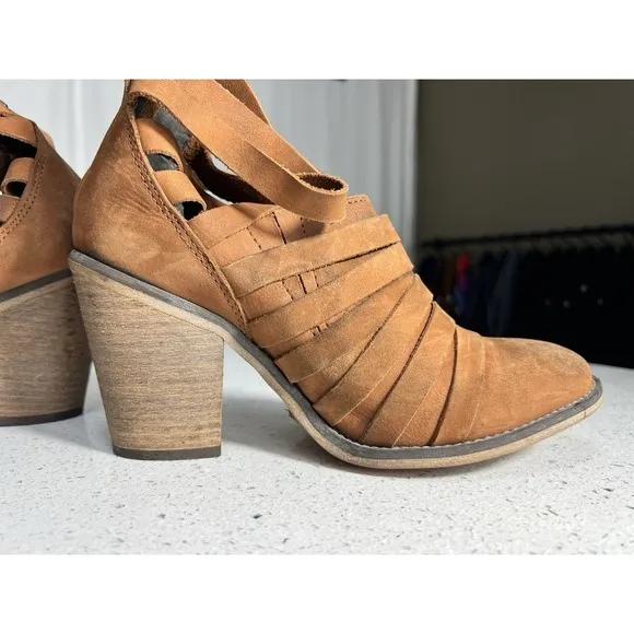 Free People Hybrid Strappy Block Heel Women Suede Bootie Boots Eu 38 US 8‎