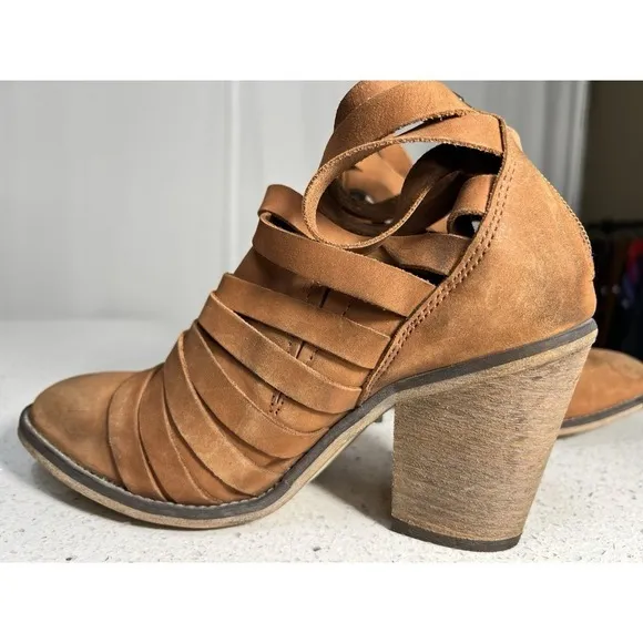 Free People Hybrid Strappy Block Heel Women Suede Bootie Boots Eu 38 US 8‎