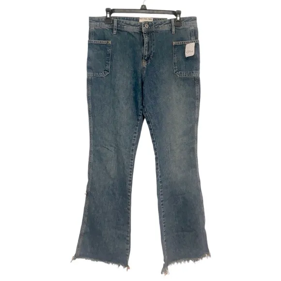 Free People Izzy Mid Rise Flared Jeans - Light Wash, Size 29, Boho Vintage Look