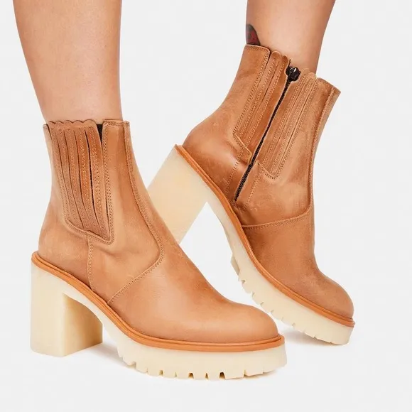 Free People | James Leather Chelsea Boot | 37.5 / 7.5 | Tan | EUC