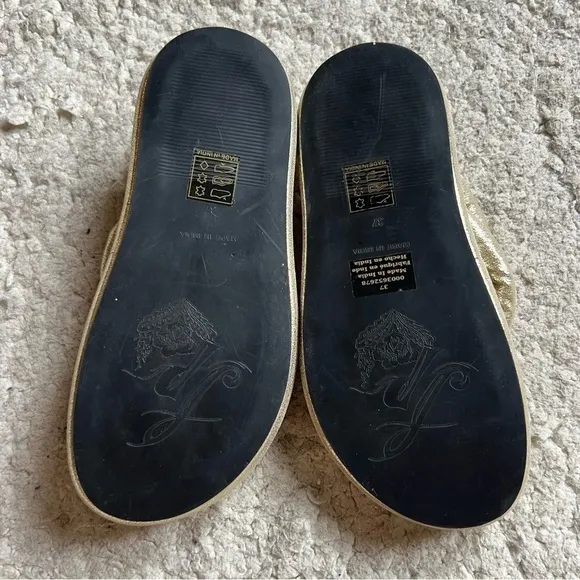free people: Metallic Gold Leather Wonderland Flip Flop Sandals Size 37