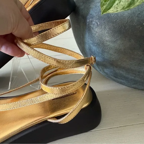 Free People Winnie Platform Gold Strappy Sandals with Black Sole Sz 8.5 NIB