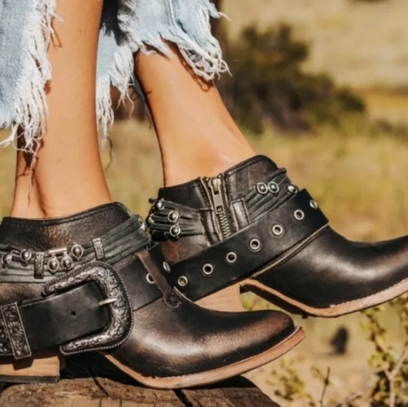 FreeBird by Steven Saloon Western Boots size 6
