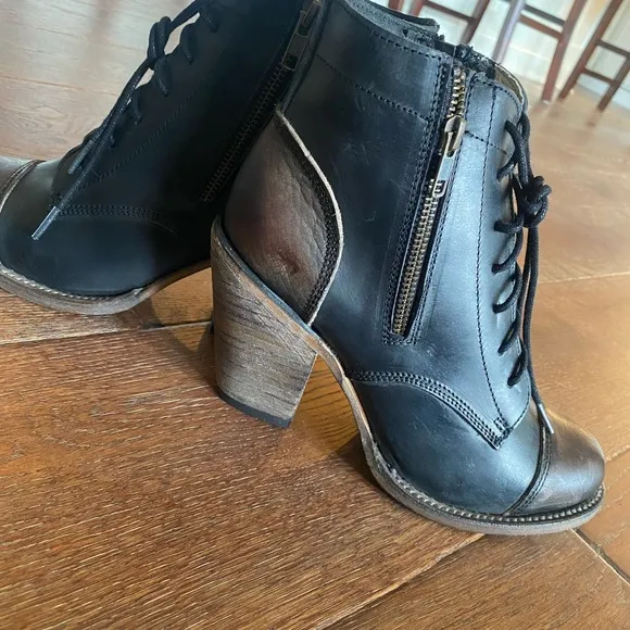 Freebird Women's Black and Brown Lace-Up Boots. Brand new!