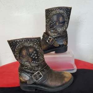 Frye Jenny Distressed Skull Studded Leather Boots with Buckle Detail Size 11