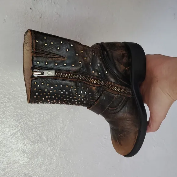 Frye Jenny Distressed Skull Studded Leather Boots with Buckle Detail Size 11