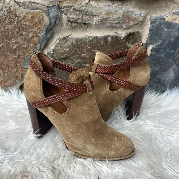 Frye ‘Margaret’ Braided Strap Shootie Ankle Boots in Tan Suede Size 5.5