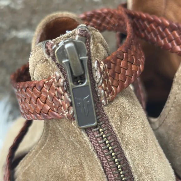 Frye ‘Margaret’ Braided Strap Shootie Ankle Boots in Tan Suede Size 5.5