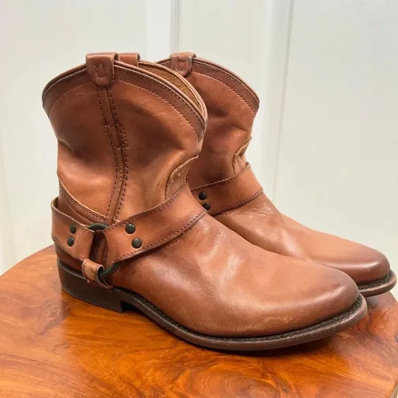 Frye Wyatt Harness Women's Wyatt Ankle Boots Size 5.5 Cognac Brown Western Style