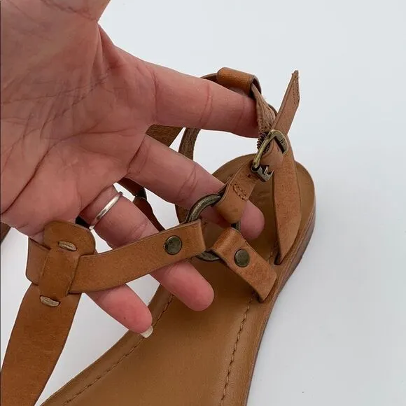 Frye *Rachael* ring T-strap Womans brown leather sandals NWOT size 8