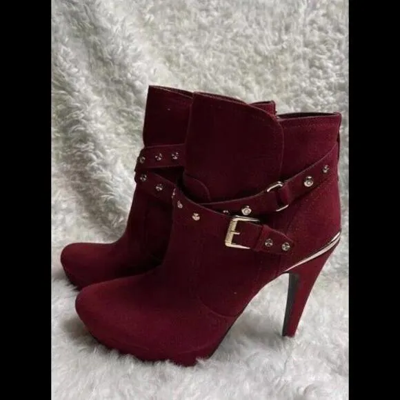 👠😎❤️GBG Guess Suede Red Ankle Platform Boots Gold Tone Studs Sz 5.5 EUC