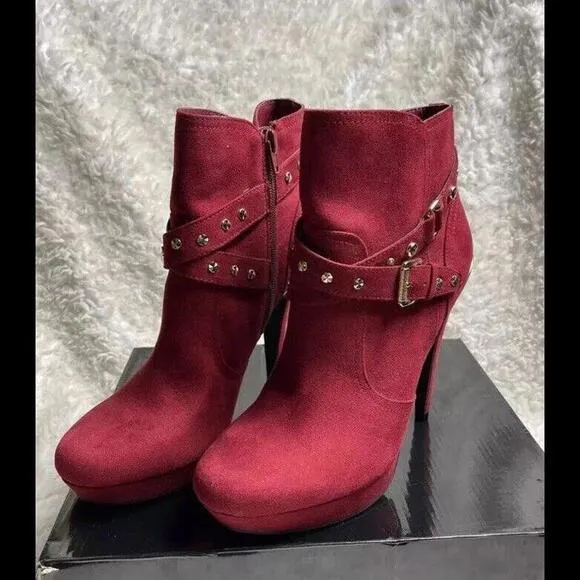 👠😎❤️GBG Guess Suede Red Ankle Platform Boots Gold Tone Studs Sz 5.5 EUC