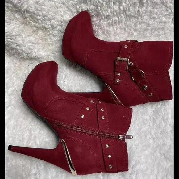 👠😎❤️GBG Guess Suede Red Ankle Platform Boots Gold Tone Studs Sz 5.5 EUC