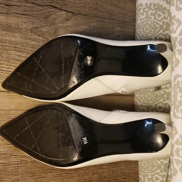 Genuine Leather women's White heeled boots,size 9.5.