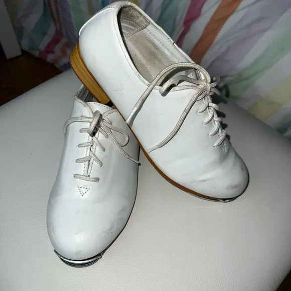 ✨Girls Clogging Shoes with SS Buck Taps✨