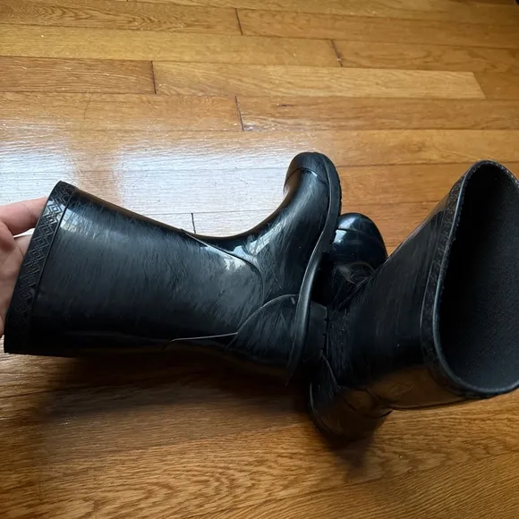 Girls Waterproof Ugg Boots