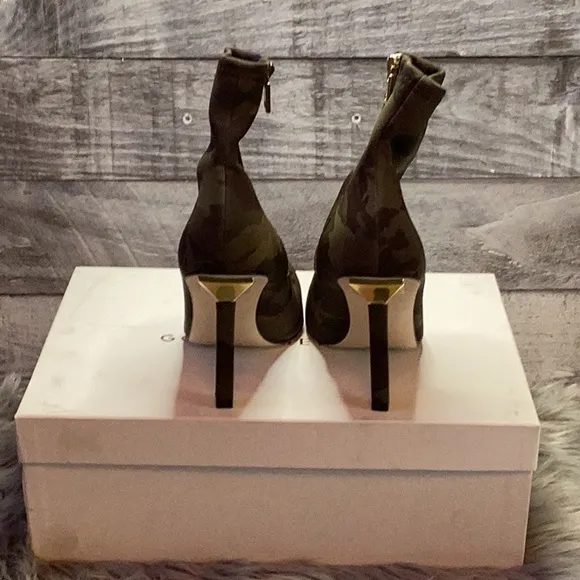 GOOD AMERICAN NEOPRENE KICKSTAND BOOTIE CAMO NWOB