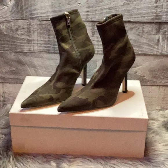 GOOD AMERICAN NEOPRENE KICKSTAND BOOTIE CAMO NWOB