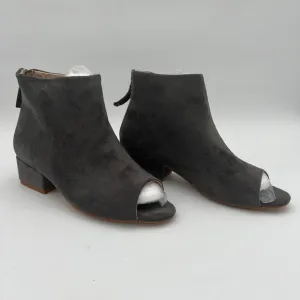 Grey Comfort Block Low Heels Peep Toe Ankle Bootie with Back Zipper