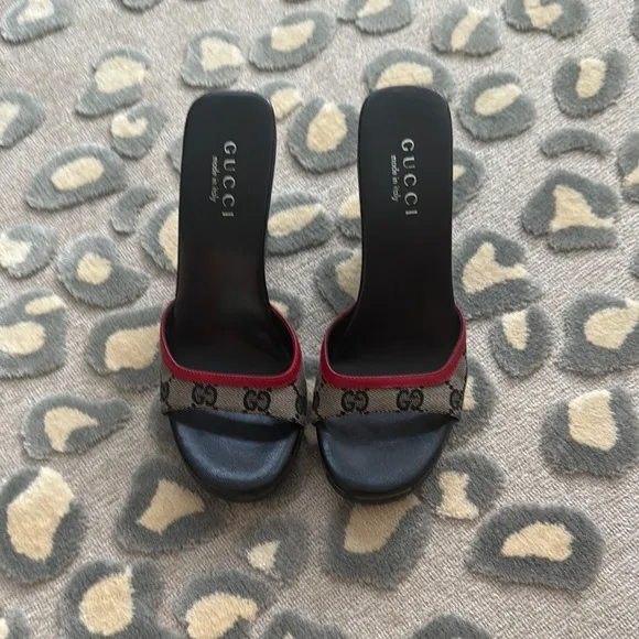 Gucci Black and Red Sandals