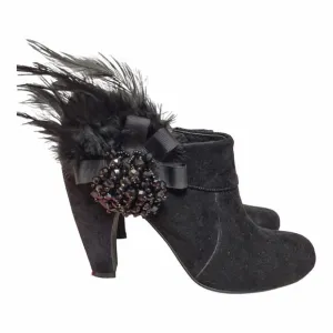 HADARI Black Suede Ankle Booties Size 9 Heeled Boots Embellished Feathers Heels