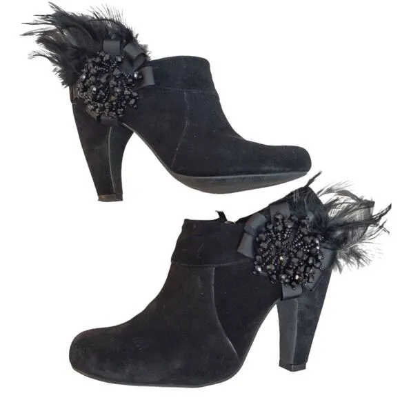 HADARI Black Suede Ankle Booties Size 9 Heeled Boots Embellished Feathers Heels