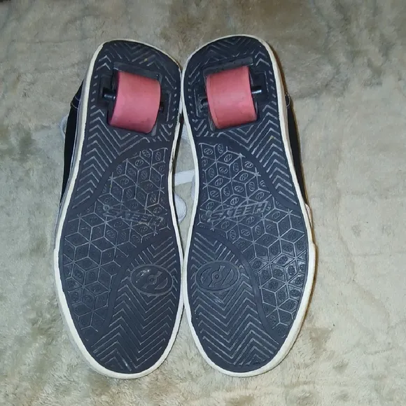 Heelys Kids Shoes - Black and Pink