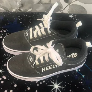 Heelys Kids Shoes - Black size 6