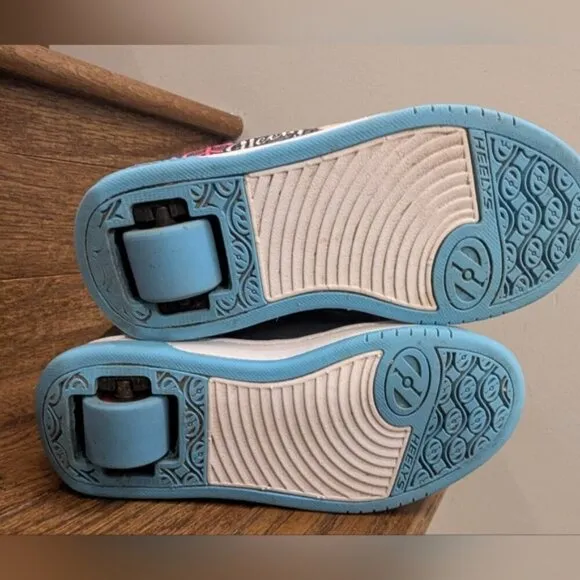 Heelys  Sz 1 Skate Shoes black &amp; teal with embroidery