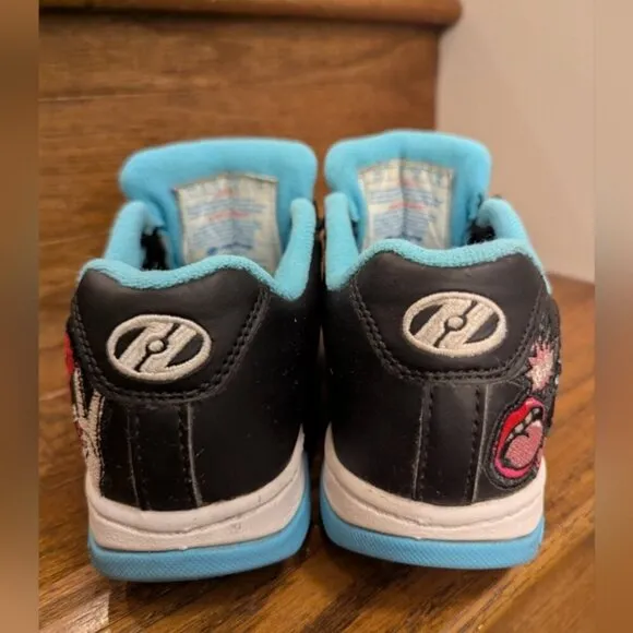 Heelys  Sz 1 Skate Shoes black &amp; teal with embroidery