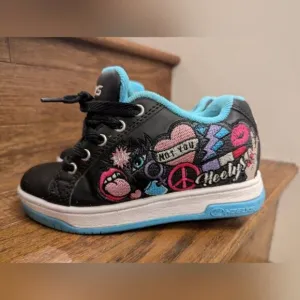Heelys  Sz 1 Skate Shoes black &amp; teal with embroidery