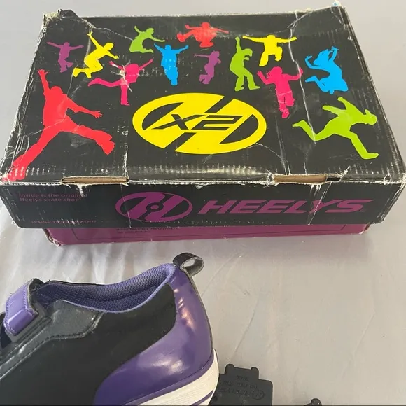 Heelys Youth kids Sparkler Style # 7741 black/purple/white Size-Youth 2