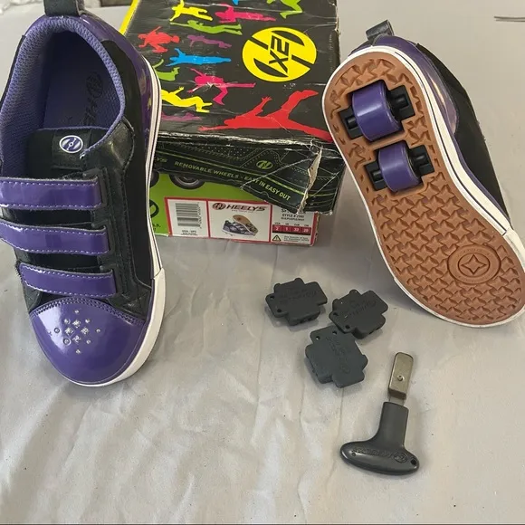 Heelys Youth kids Sparkler Style # 7741 black/purple/white Size-Youth 2
