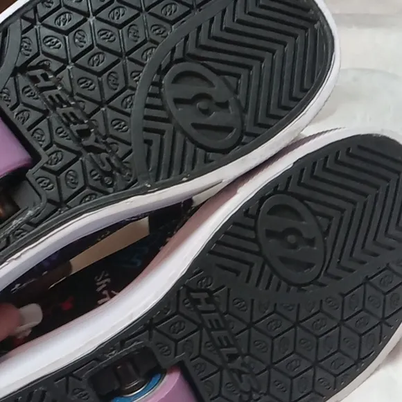 Heelys youth skate shoes size 12