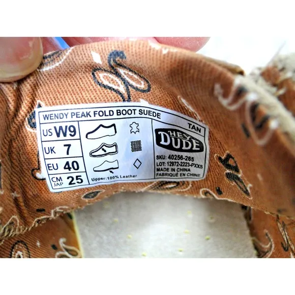 HEY DUDE WENDY PEAK FOLD BOOT SUEDE WOMEN'S 108915 SLIP-ON SIZE 9 NIB TAN