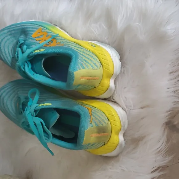 Hoka  One One women's  Running Shoes  Sneakers - Teal and Yellow