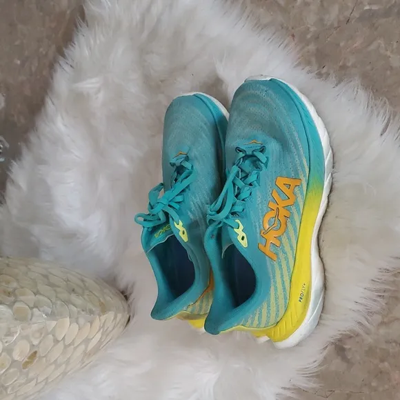 Hoka  One One women's  Running Shoes  Sneakers - Teal and Yellow