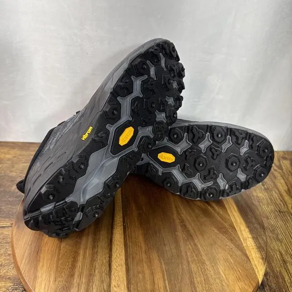 Hoka Speedgoat 5 GTX Gore-Tex Black Hiking Trail Shoes Mens Sz 9 D Black New