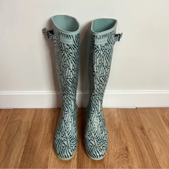 Hunter Refined Tall Sea Spray Coral Print Waterproof Rain Boots Women Size 9