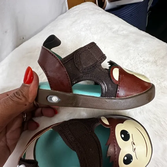 Ikiki Brown Monkey Face Sandals with Strap