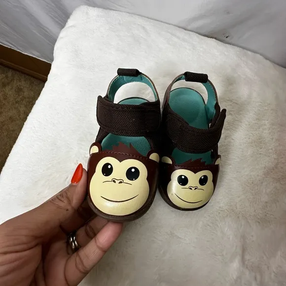 Ikiki Brown Monkey Face Sandals with Strap