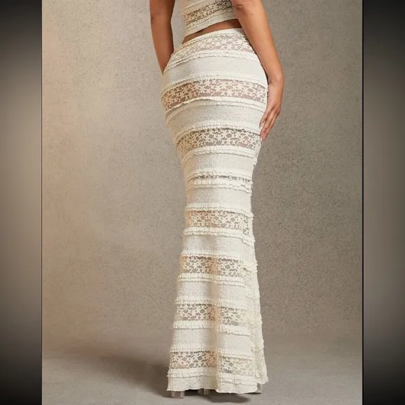 Ivory off white crochet embroidered lace stretchy fitted maxi skirt