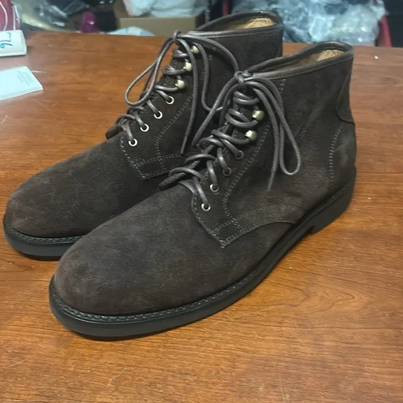 J Crew Field boots in suede CB046