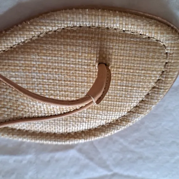 J. Mclaughlin Nolita grasscloth and leather thong sandal Size 9 NWOB Beatiful
