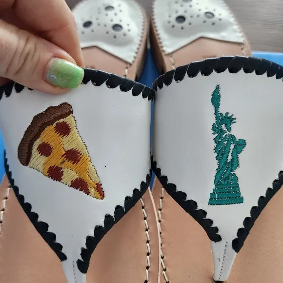 Jack Rogers New York City Embroidered Leather Sandals 7.5 Vacation Travel Beach