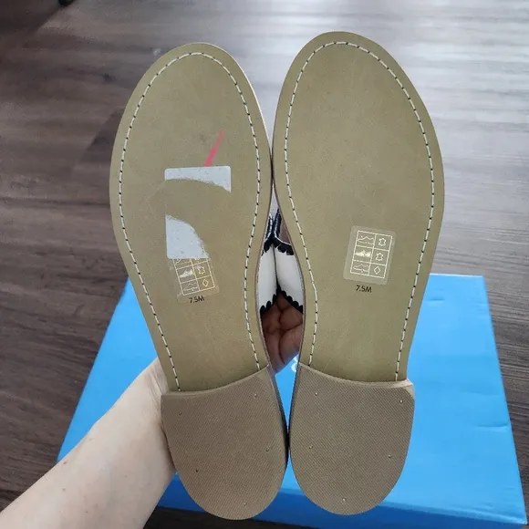 Jack Rogers New York City Embroidered Leather Sandals 7.5 Vacation Travel Beach
