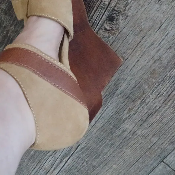 Joes wedge sandals