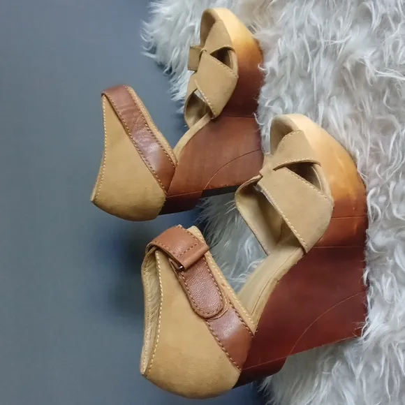 Joes wedge sandals